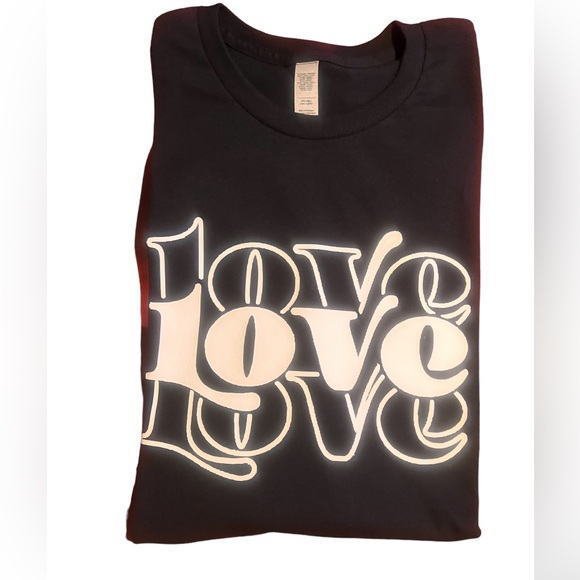 Love tee!! - Picture 2 of 4